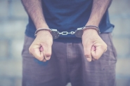 Pol�cia Militar det�m traficantes com dinheiro e drogas em Gaspar