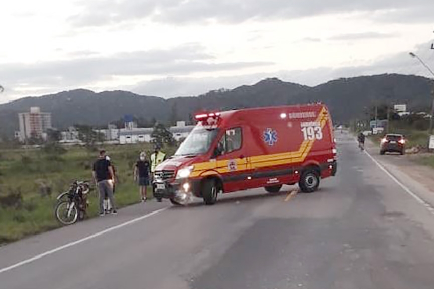 Motociclista fica ferido ap�s acidente na Av. Francisco Mastella, em Gaspar