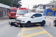 Colisão entre carro e moto deixa um ferido no Centro de Ilhota