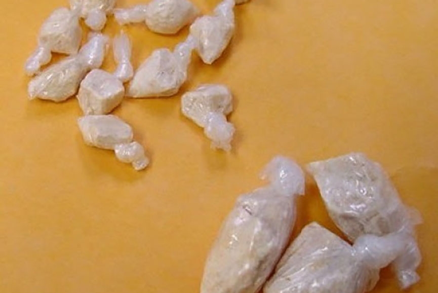 Jovens de 17 anos s�o pegos com crack, ecstasy e coca�na em Ilhota