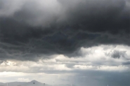 Defesa Civil de Gaspar alerta para chuva e vento forte na tarde de ter�a