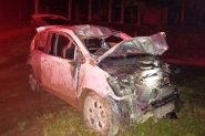 Motorista perde controle de ve�culo e colide contra ponto de �nibus em Gaspar