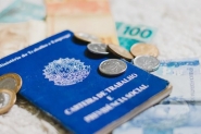 Trabalhador que teve contrato de trabalho suspenso ou reduzido ter� 13� menor