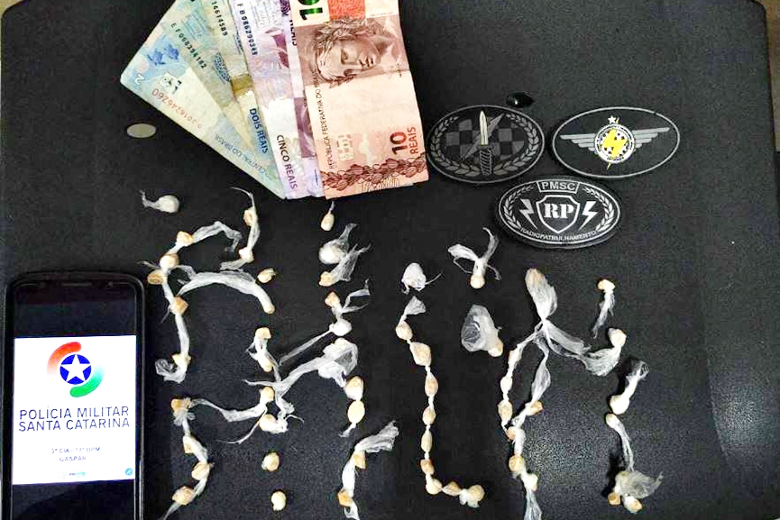 Menores chamados para vender drogas no Residencial Milano s�o detidos pela PM