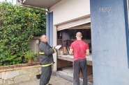 Princ�pio de inc�ndio atinge empresa de m�quina de costuras em Gaspar