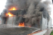 Fábrica de velas pega fogo em Santo Amaro da Imperatriz