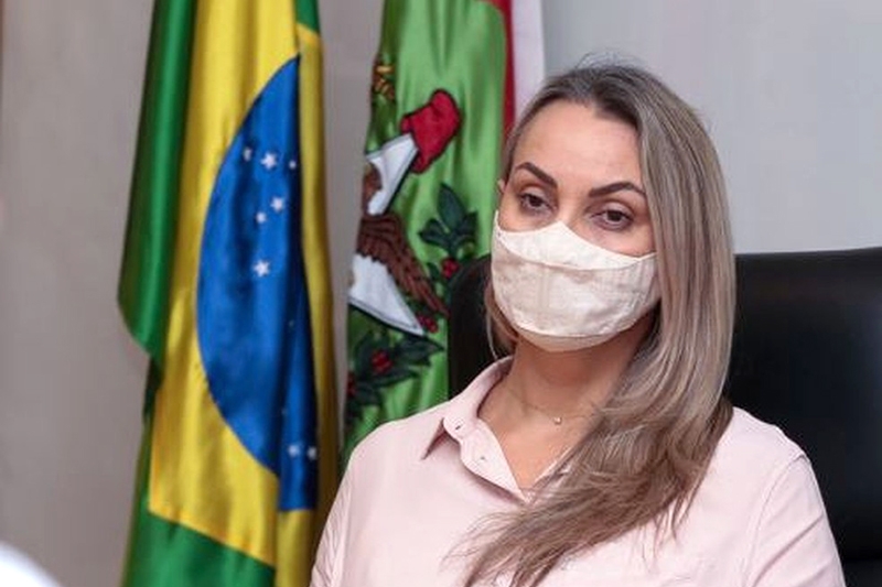 Covid-19: Governadora de SC testa positivo e segue agenda de maneira remota