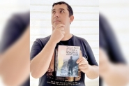 Escritor de Gaspar fala sobre processo criativo e valorizao da cultura