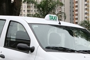 Taxista com Covid-19 que transportou passageiros é investigado pela polícia