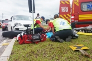 Acidente entre carro e moto deixa dois feridos no bairro Po�o Grande, em Gaspar