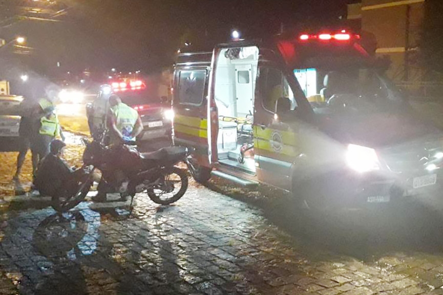 Motorista foge após acidente com moto no bairro Bela Vista, em Gaspar