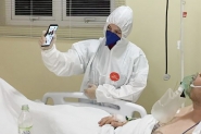 Pacientes internados no Hospital de Gaspar com Covid-19 recebem chamada de v�deo