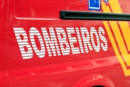 Homem � levado ao hospital ap�s colis�o entre carro e moto no Centro de Gaspar