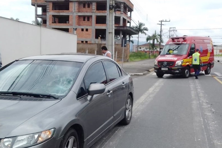 Idosa � levada ao hospital ap�s ser atropelada no bairro Sete, em Gaspar