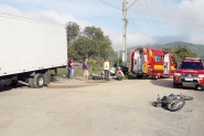 Colis�o entre moto e caminh�o deixa homem ferido na BR-470, em Gaspar