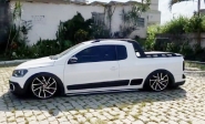 Homem que dirigia carro roubado tenta fugir da pol�cia e � preso com drogas em Gaspar