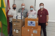 Ilhota recebe doa��o de testes r�pidos de coronav�rus e term�metros 