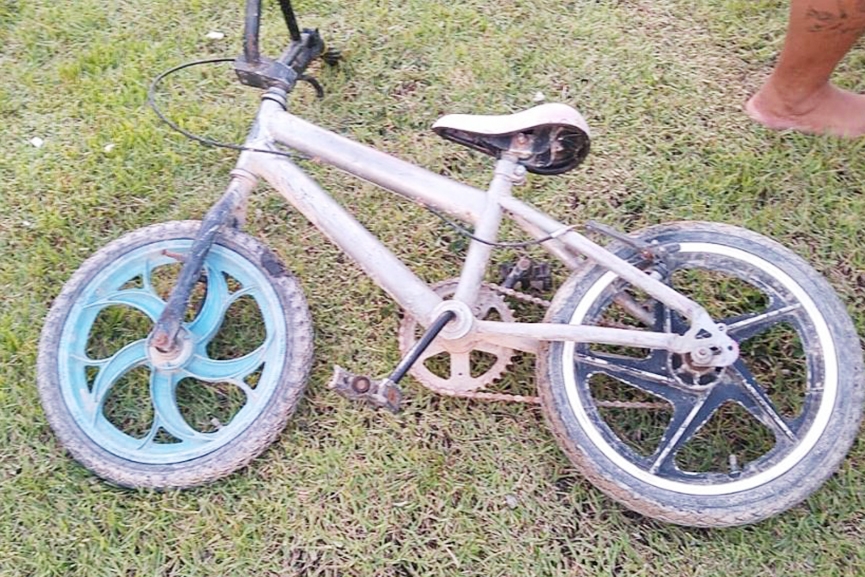 Crian�a perde freio da bicicleta, atravessa a estrada e fica ferido ap�s queda entre Gaspar e Brusque 