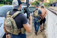 Grupo suspeito de assaltar Viacredi em Gaspar e Blumenau � preso