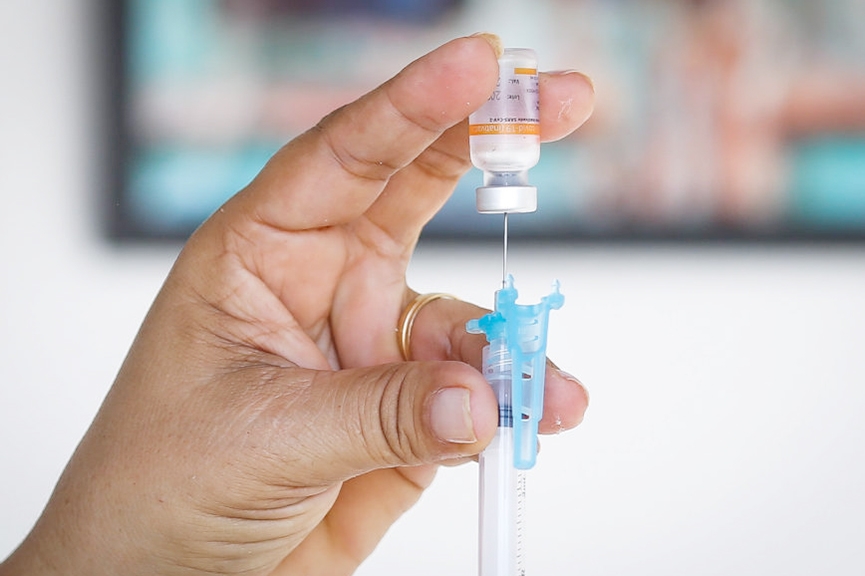 Pol�cia investiga sumi�o de 10 doses de vacinas contra o coronav�rus em Api�na