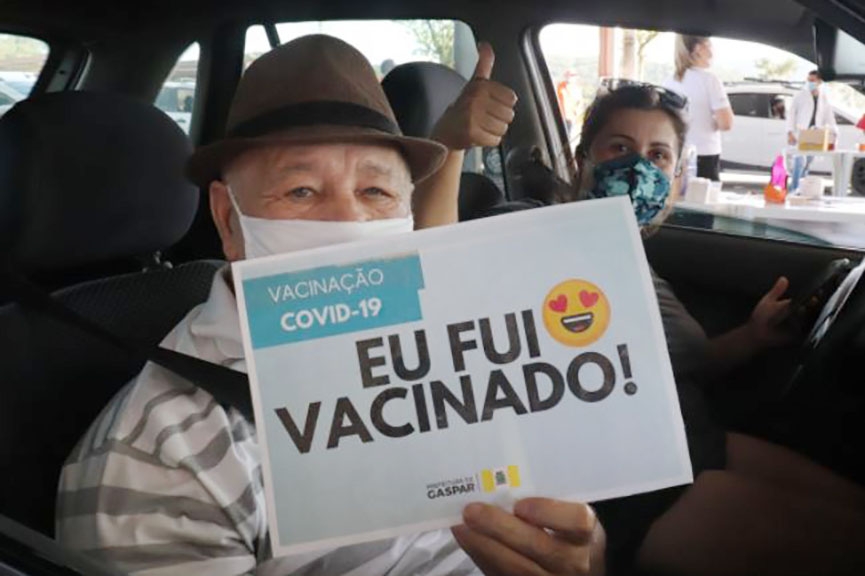 Gaspar vai come�ar a vacinar idosos de 68 anos