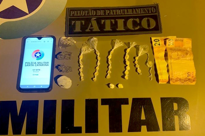 Jovem de 18 anos com longa ficha criminal � preso por tr�fico de drogas no Coloninha