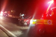 Motorista sai do local do acidente ap�s colis�o entre carros na BR-470, em Gaspar