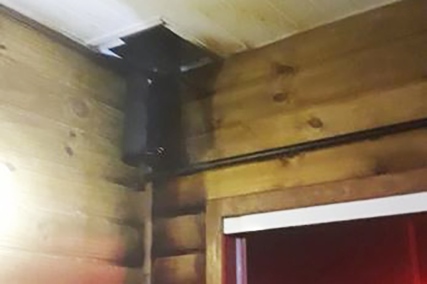 Princ�pio de inc�ndio atinge chamin� de lareira em resid�ncia em Gaspar	