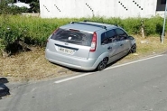 Jovem colide contra barranco ap�s fugir de barreira policial em Gaspar
