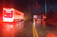 Acidente entre carro e caminh�o mata mulher de 28 anos no Vale do Itaja�