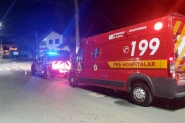Colis�o entre carro e bicicleta deixa adolescente ferido no Centro de Ilhota