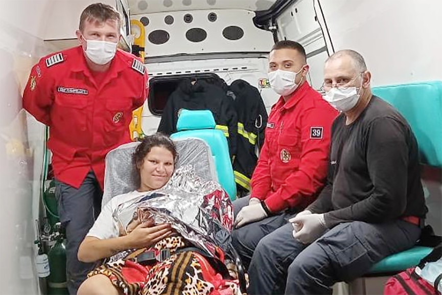 Bombeiros auxiliam parto de emerg�ncia em Ilhota