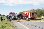 Mulher fica presa �s ferragens ap�s colis�o e capotamento na BR-470, em Ilhota