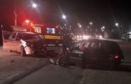 Colis�o frontal deixa duas pessoas feridas no bairro Santa Terezinha, em Gaspar