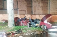 Duas pessoas morrem ap�s carro colidir contra �rvore em Blumenau