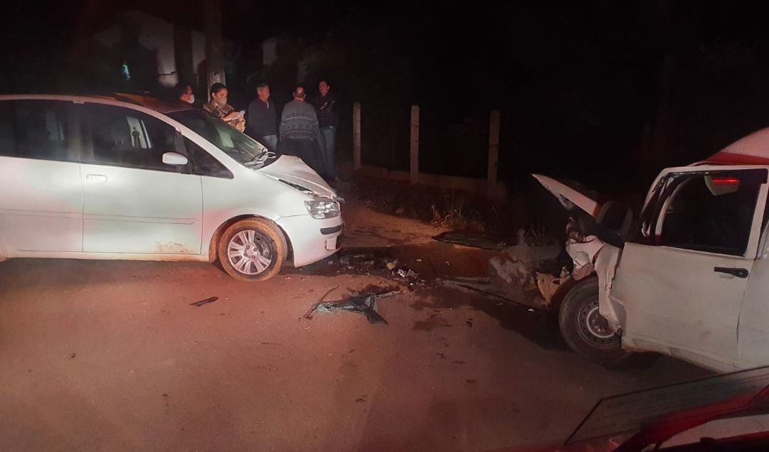 Bombeiros de Ilhota auxiliam ocorr�ncia com cinco v�timas em Itaja�