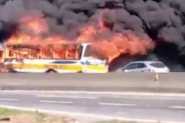 �nibus pega fogo na BR-101, em Joinville