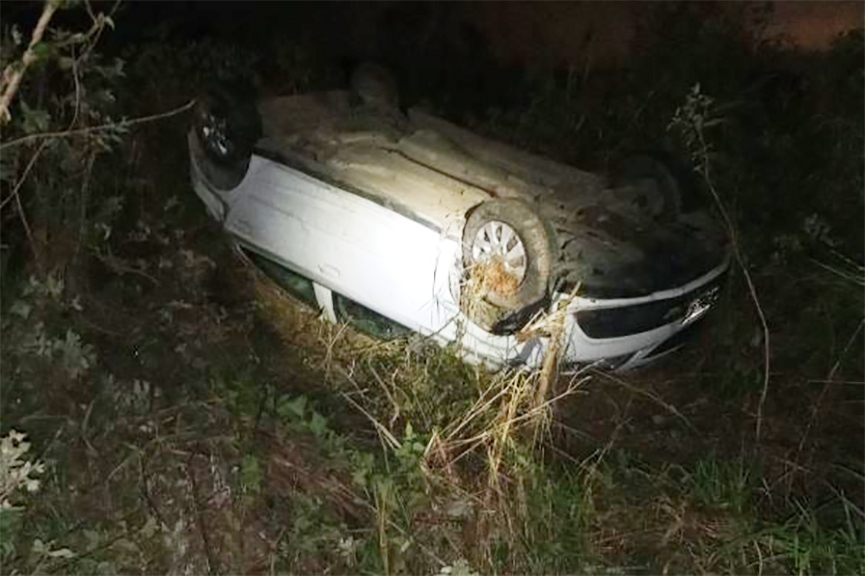 Homem sai ileso ap�s capotamento na BR-470, em Ilhota