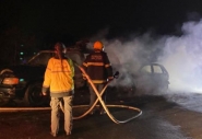 Carros colidem e pegam fogo na BR-470, em Ilhota