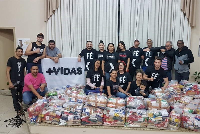 Igreja Adventista do S�timo Dia distribui cestas b�sicas em Gaspar