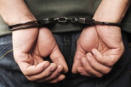 Foragido da justi�a � capturado ap�s se esconder em cont�iner em Gaspar
