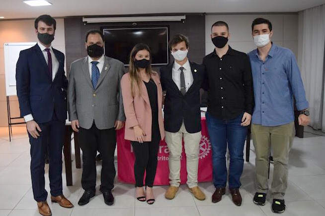 Cerim�nia marca funda��o do Rotaract Club em Gaspar
