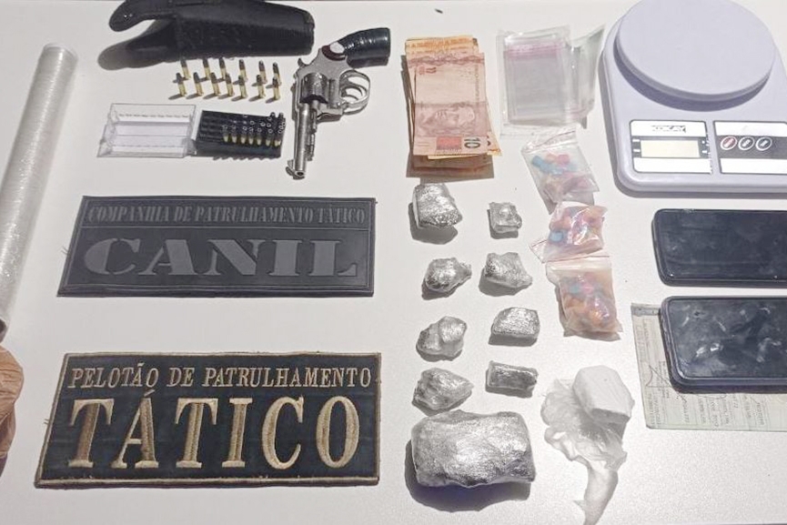 Dupla � presa com drogas em tabacaria na Margem Esquerda, em Gaspar