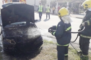 Carro pega fogo logo ap�s motorista sair da oficina em Gaspar