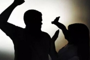 Homem � preso ap�s agredir a ex com socos na cabe�a e arranh�es em Blumenau