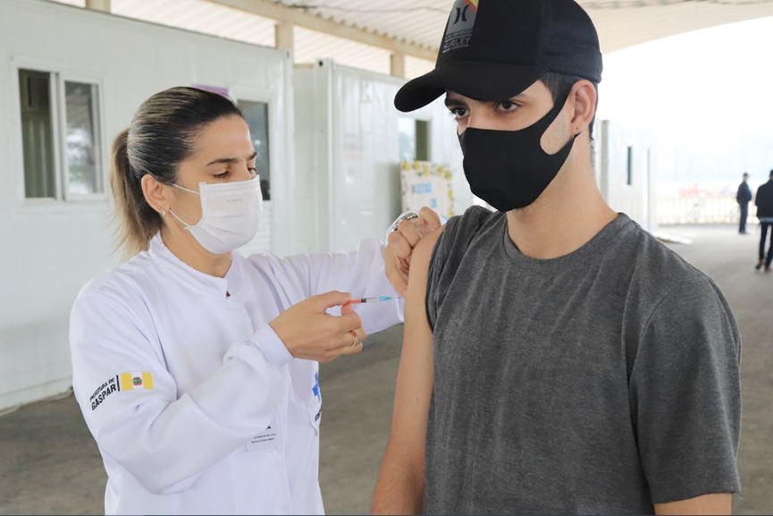 70% da popula��o adulta de Gaspar j� recebeu pelo menos uma dose da vacina contra o coronav�rus