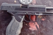 Localizado homem que postou fotos com simulacro de arma e zombou da PM de Gaspar