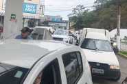 Gaspar registra filas nos postos de combust�veis