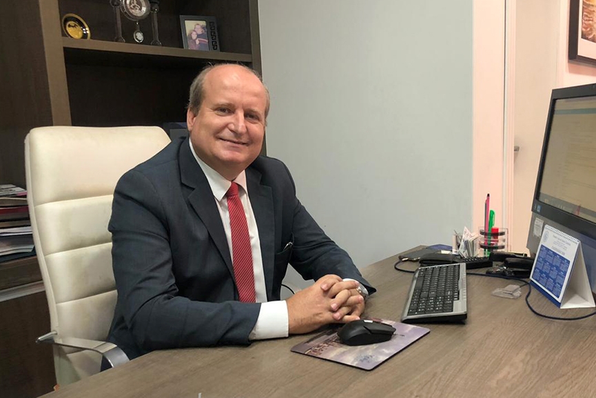 Renato Nicoletti: 24 anos de experi�ncia na �rea do Direito