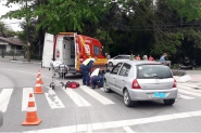 Idosa � atropelada por carro no Centro de Gaspar